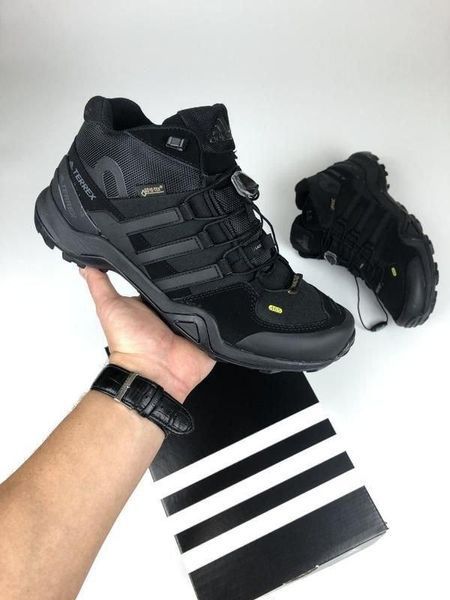 Чоловічі зимові кросівки Adidas TERREX GORE-TEX БА 916-1 фото